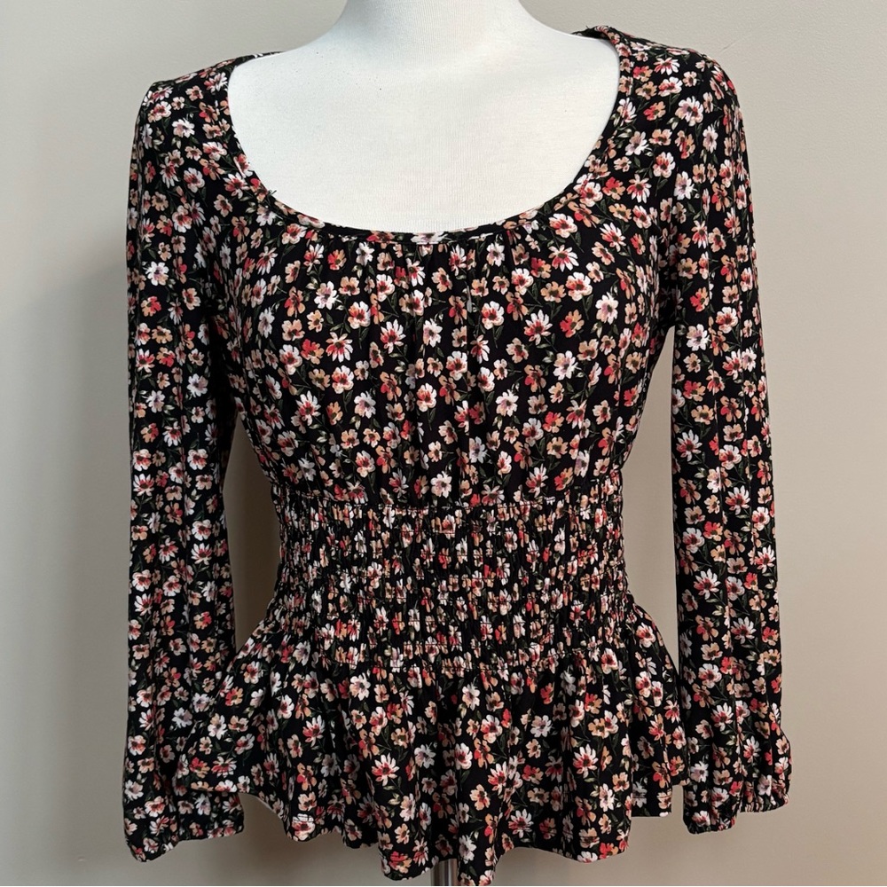 EUC Feminine Cinched Waist Black & Coral Floral M Shirt